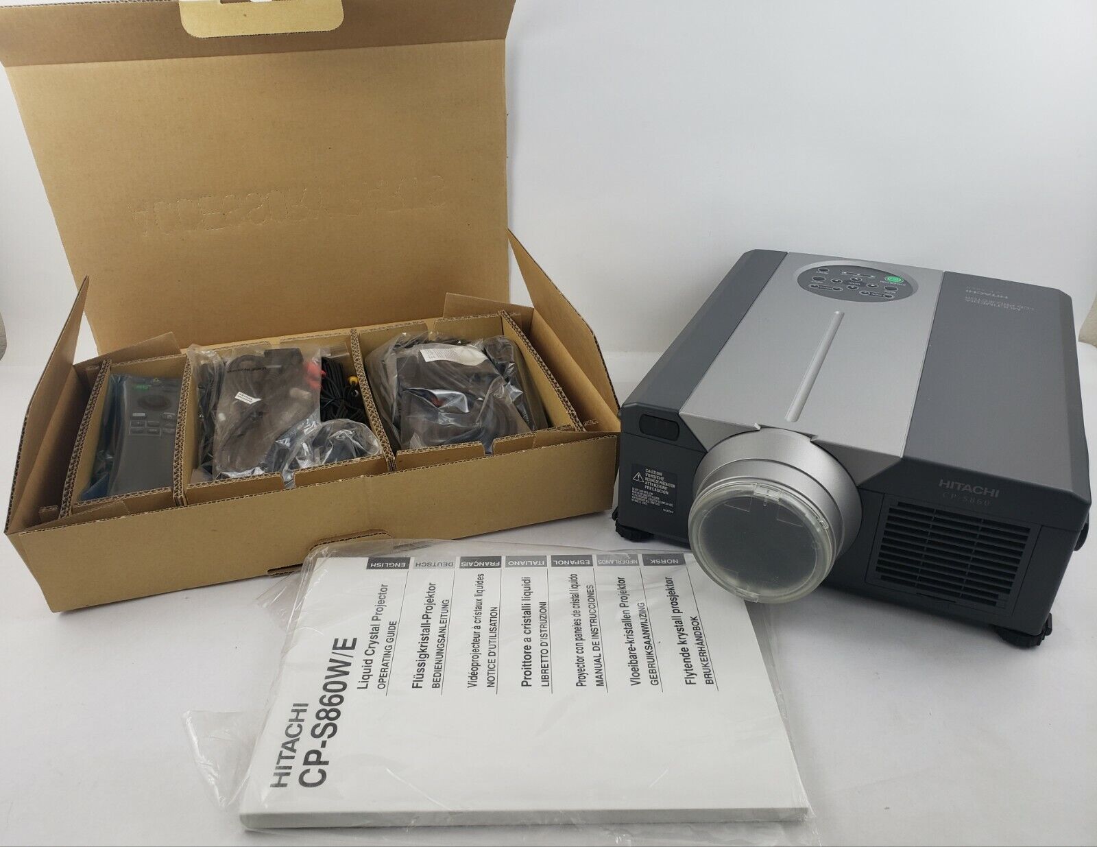 Hitachi CP-S860 3LCD Projector 4:3 (SVGA) NEW Old Stock NEVER USED Original Box