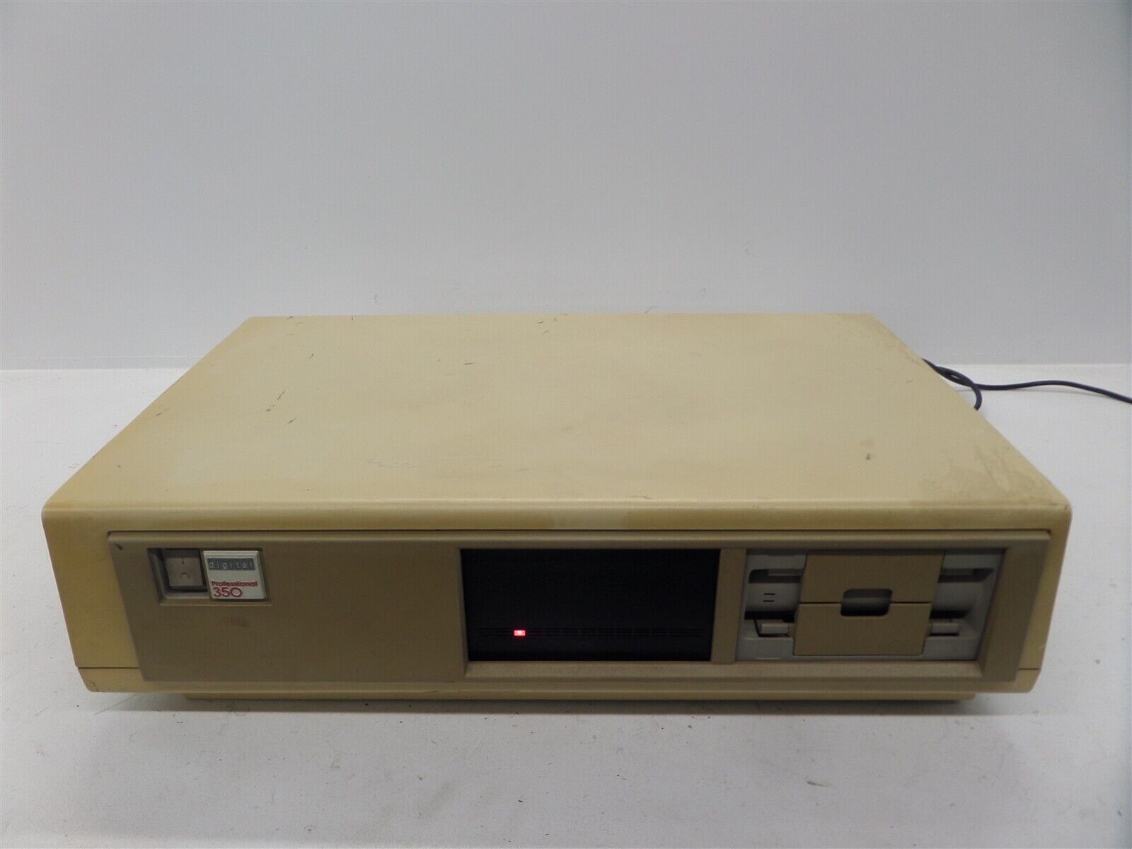 Vintage DEC Digital Professional 350 Desktop Computer PC350-D2