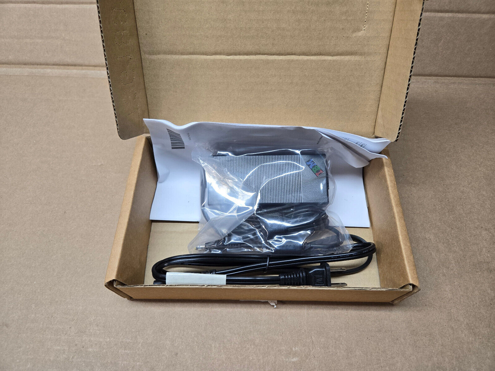 (Lot of 6) IBM ThinkPad 72W AC Adapter 02K6699 New