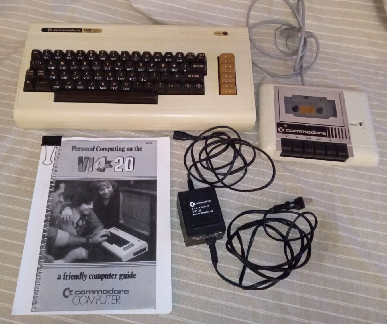 Vintage 1982 Commodore VIC-20 Computer, Datassette, Power Supply, Manual WORKING