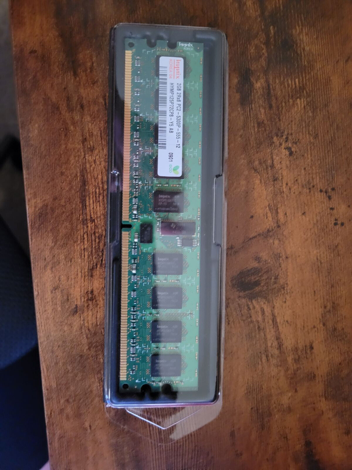 Hynix PC2-5300P-555-12 2GB 2Rx8 DDR2 Memory (HYMP125P72CP8-Y5)