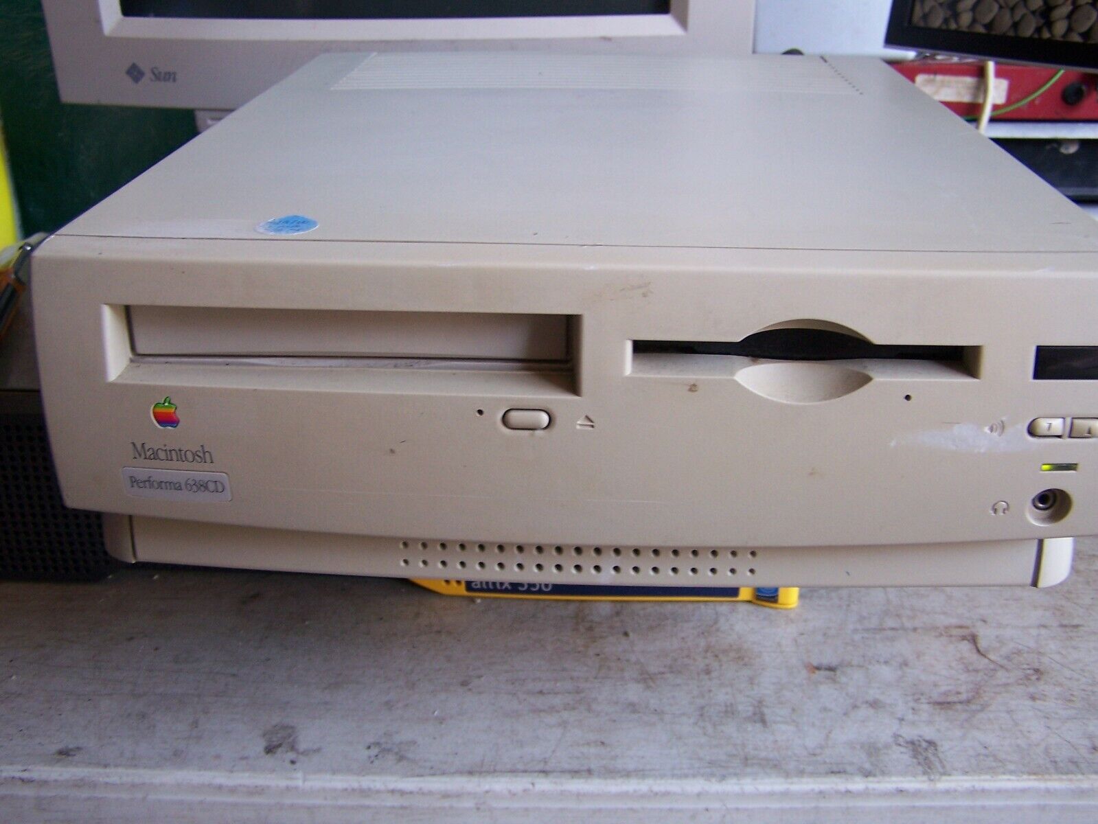 Apple Macintosh Performa 638CD M3076 12MB RAM OS 7.5.3 CD Floppy 350MB HD