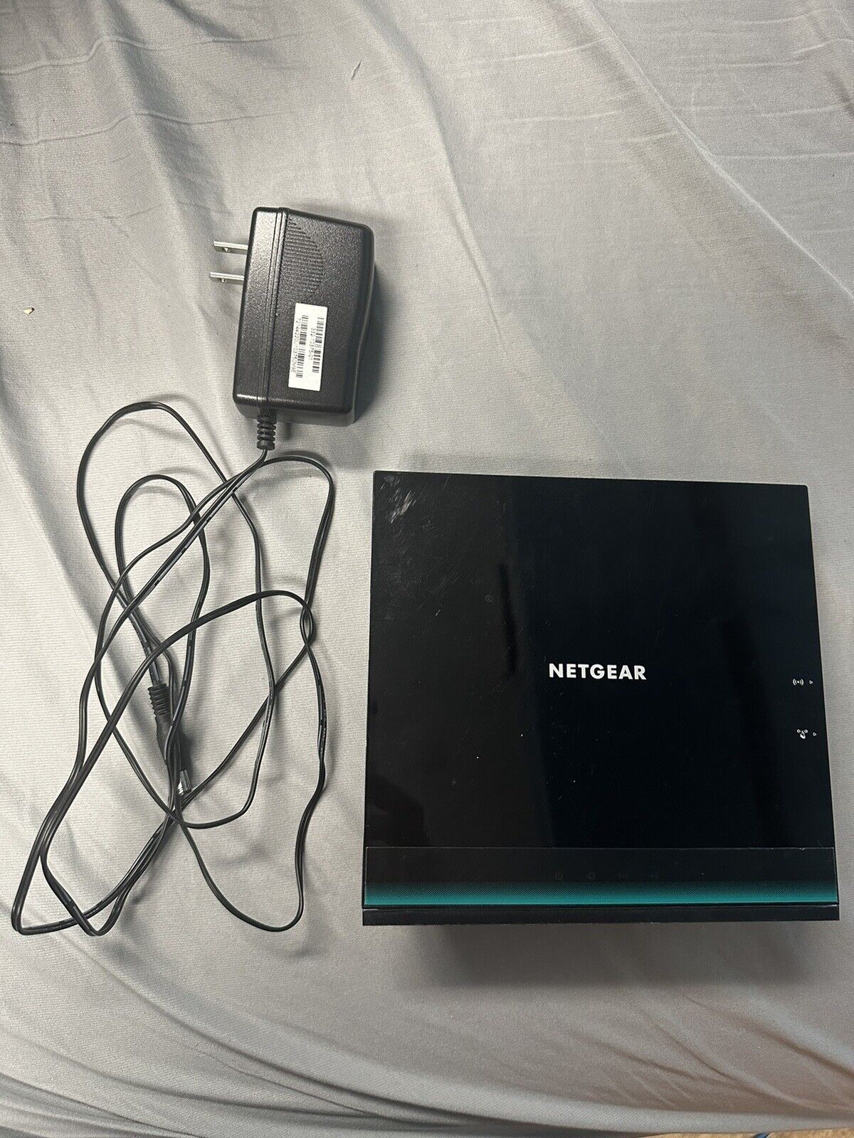 Netgear R6100 4-Port Dualband Gigabit Smart Wireless AC1200 Router -