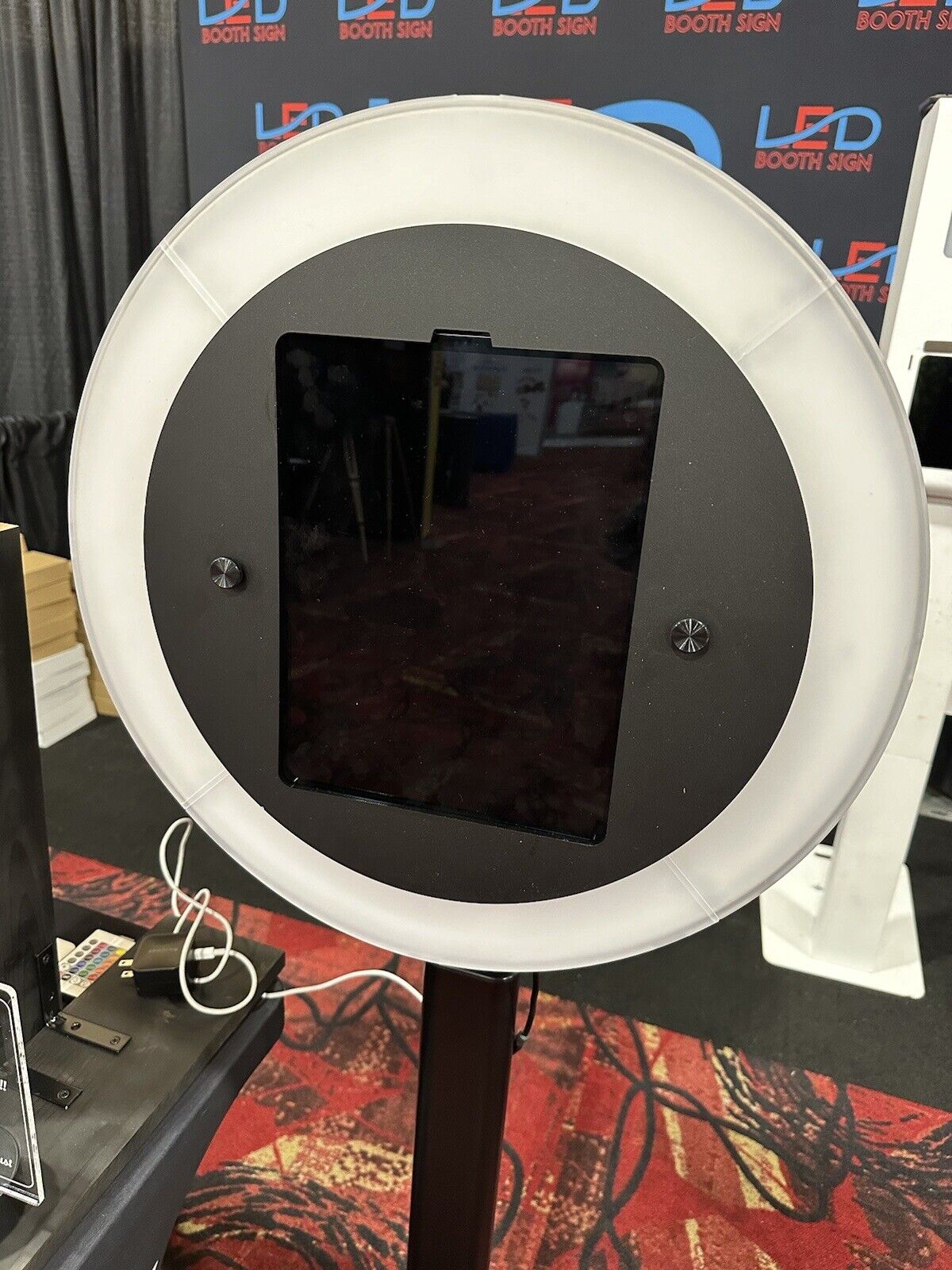 iPad Photo Booth - With Ring Light w/DIMMER- Fits iPads/Tablets  DIY Photobooth