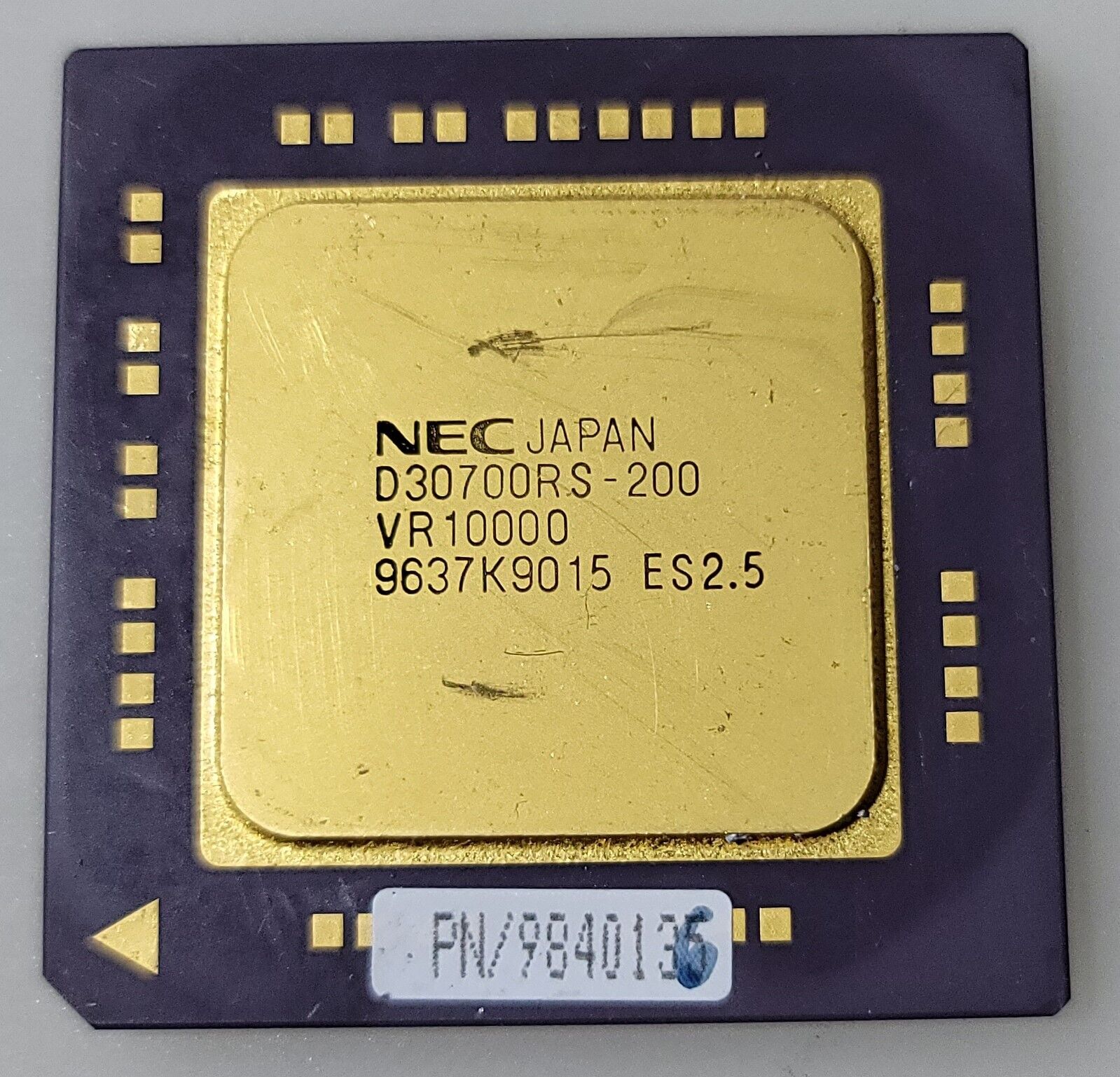 Vintage Rare NEC D30700RS-200 VR10000 Processor Collection/Gold Recovery