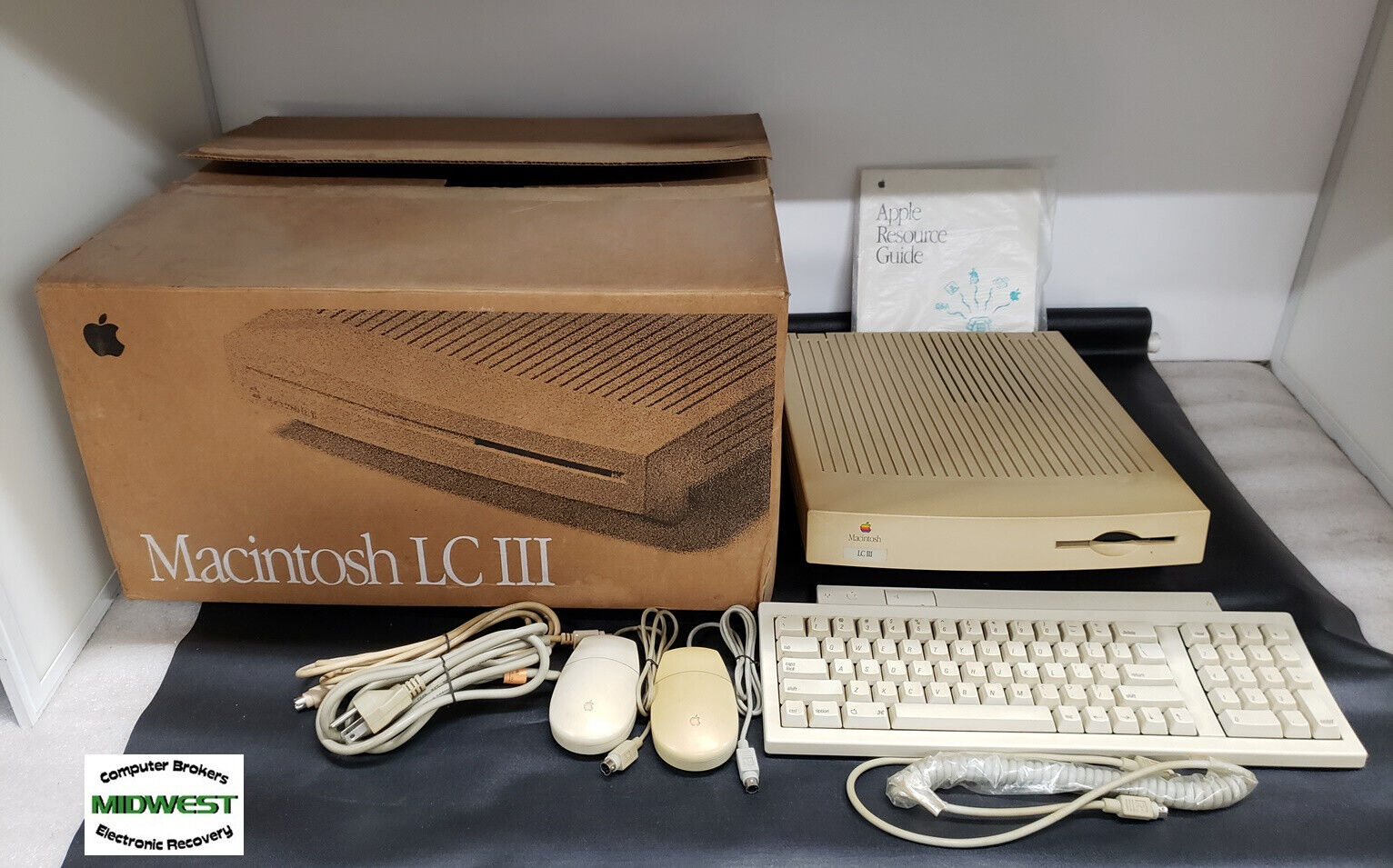 Vintage Apple Macintosh LC III Computer M1254 w/Box Keyboard Mouse *Please Read*