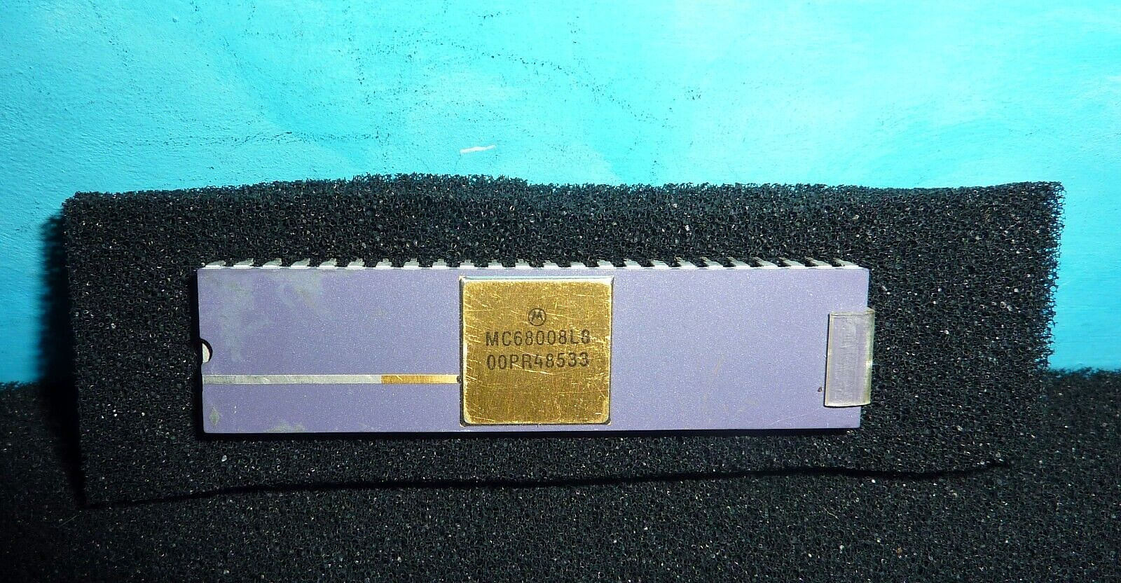 Motorola MC68008L8 Purple Ceramic/Gold DIP Collectible Microprocessor