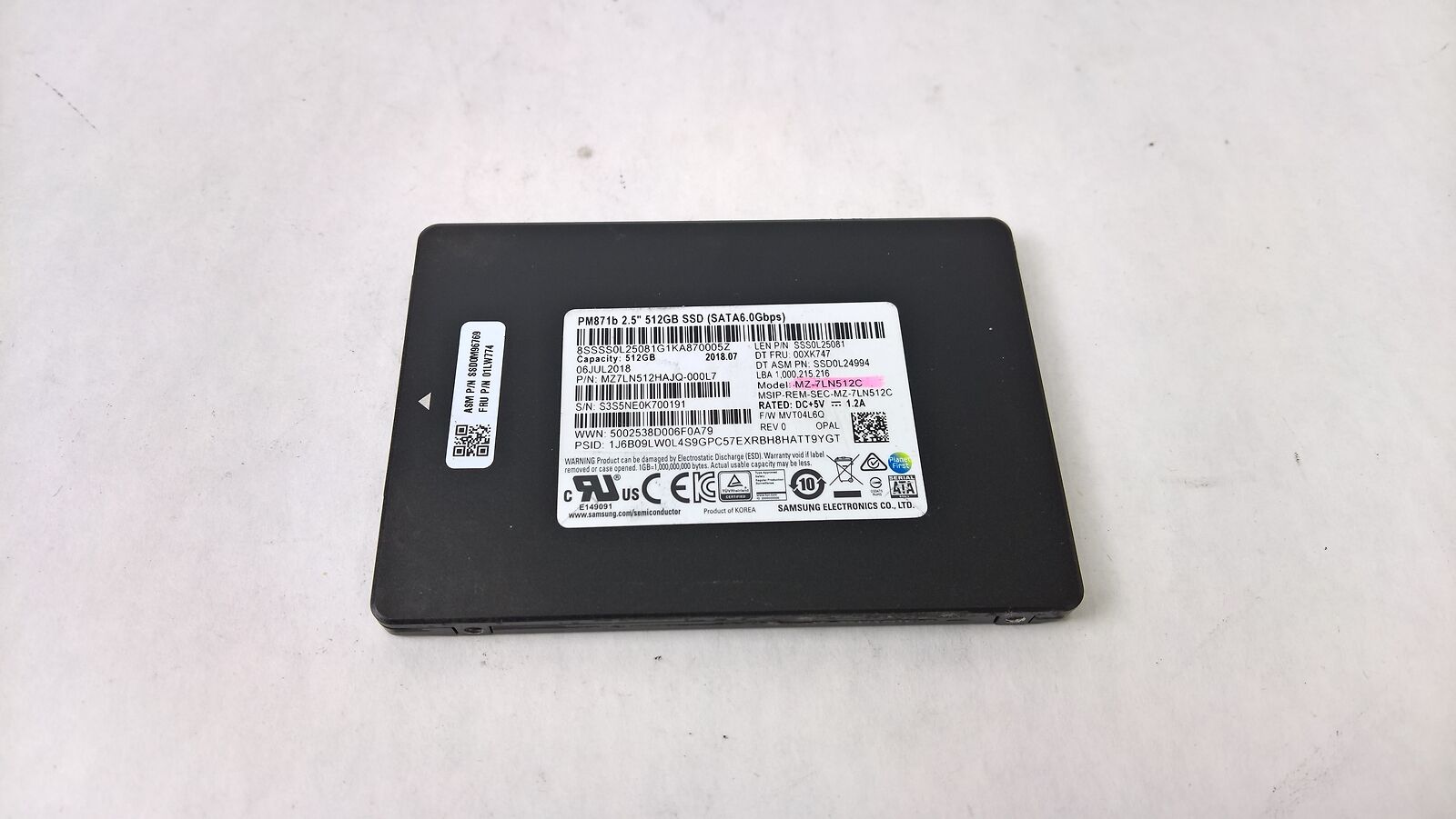 Samsung MZ-7LN512C PM871b 512 GB SATA III 2.5 in Solid State Drive