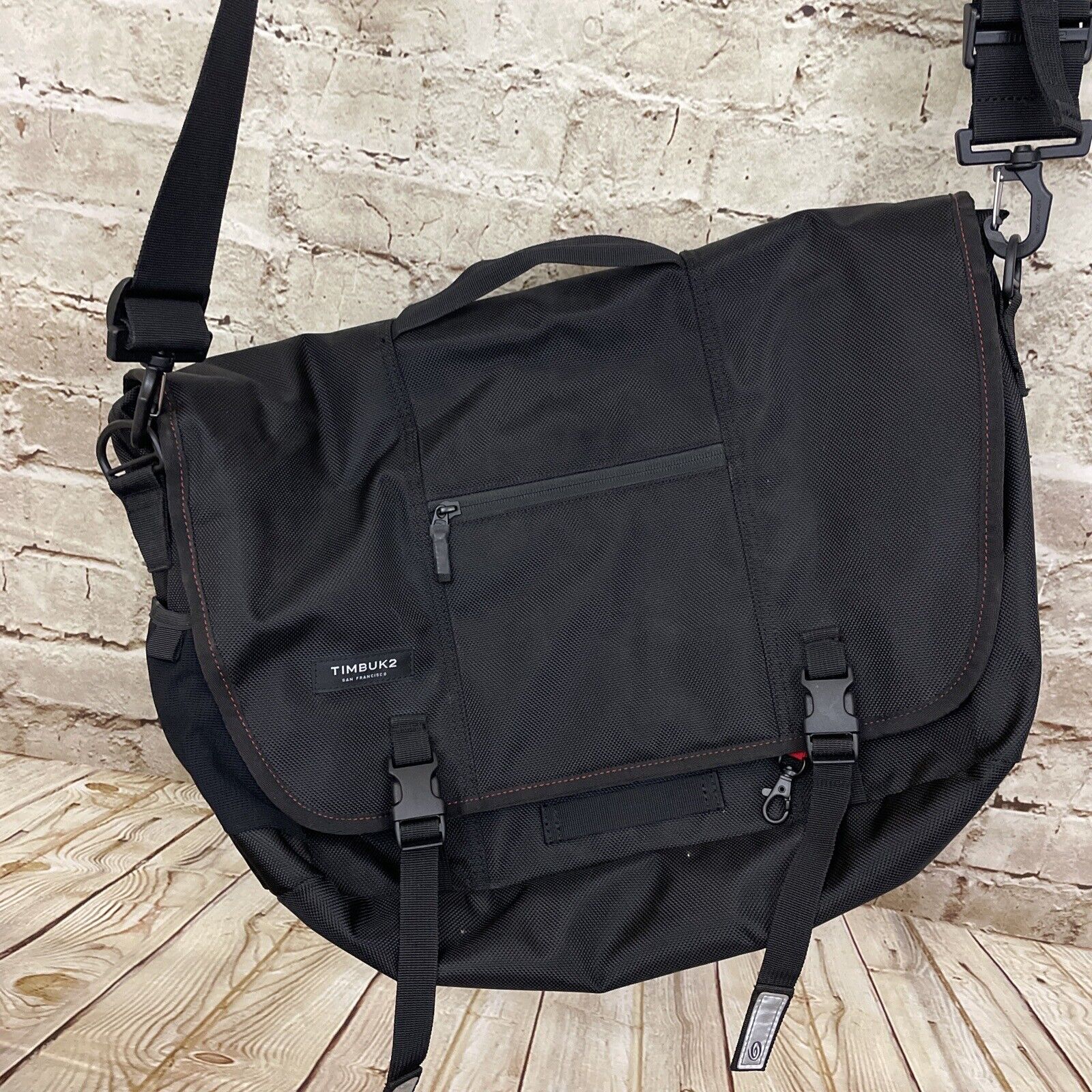 Timbuk2 Meta Messenger 15 gently used in great condition Medium