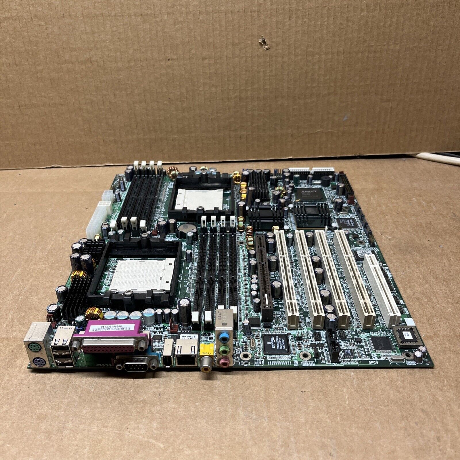 TYAN THUNDER K8W SERVER MOTHERBOARD COMBO S2885 ANRF DUAL AMD S2885ANRF