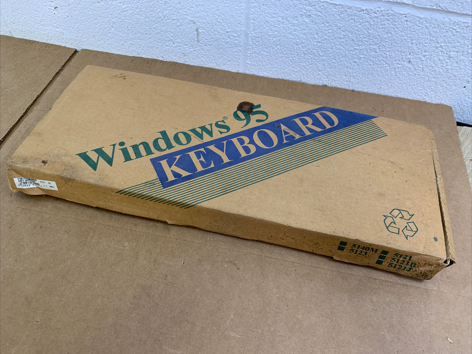 Nice Vintage Windows 95 Model 5121 Computer Keyboard *With Original Box