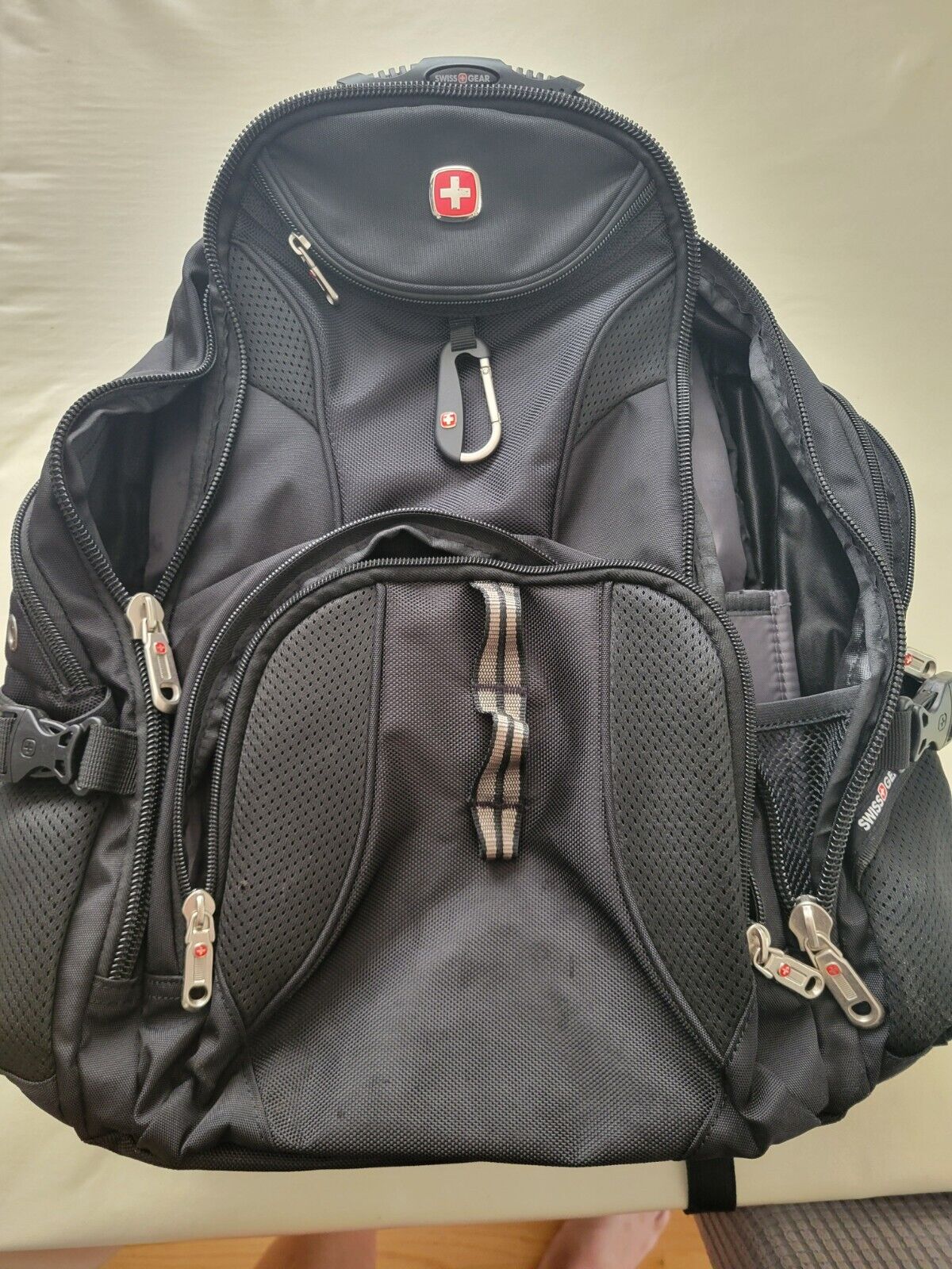 SwissGear 1900 Scansmart TSA 17-Inch Laptop Backpack, Black