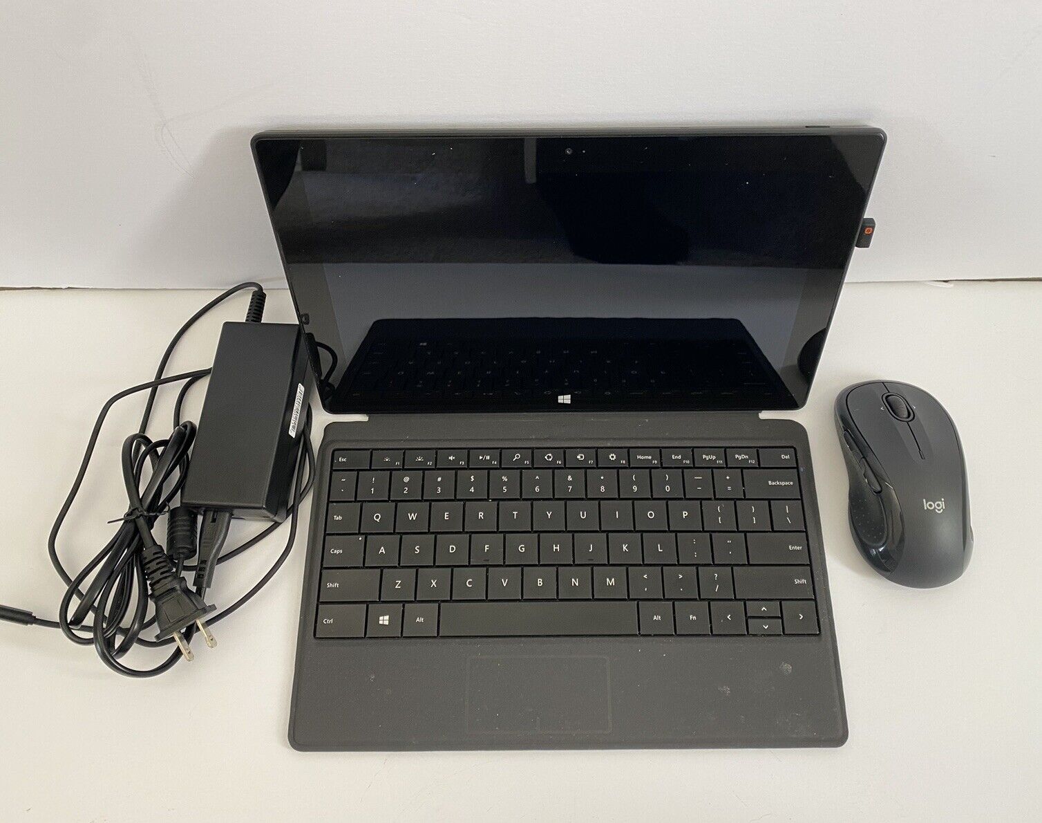 Microsoft Surface RT 64GB 1516 with Keyboard, Bluetooth Mouse, AC Adapter Bundle