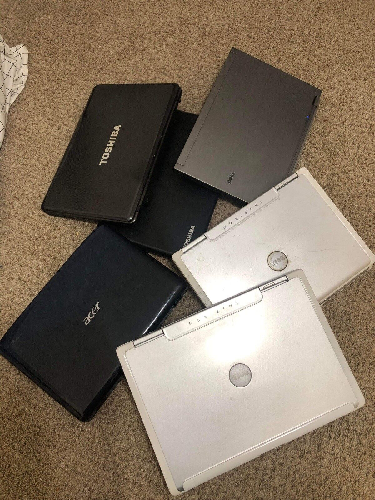 Lot Of 6 Laptops Dell, Toshiba,  Acer