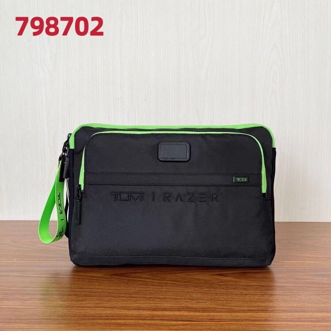 NEW Tumi  Razer Laptop Cover Case Bag Black Green Nylon Travel 15 inch