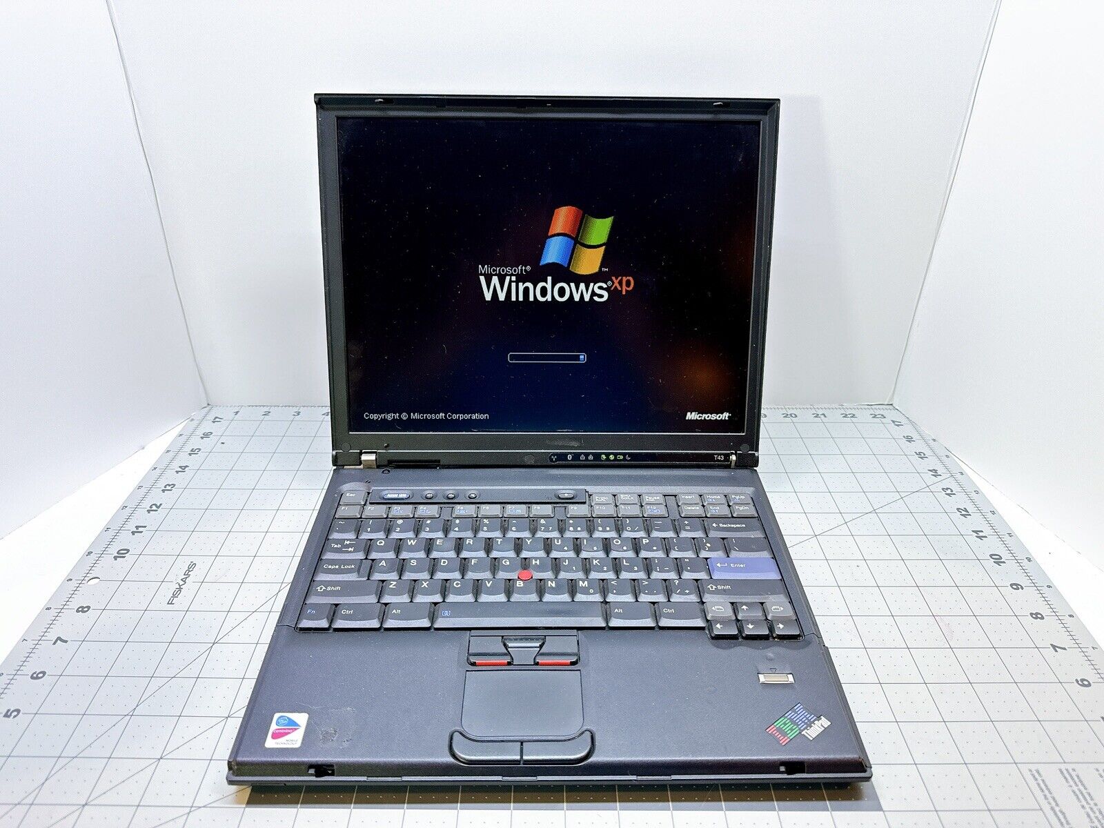 IBM Thinkpad T43 Laptop - 1.86 GHz Pentium M, 2GB RAM, 120 GB HDD 14.1