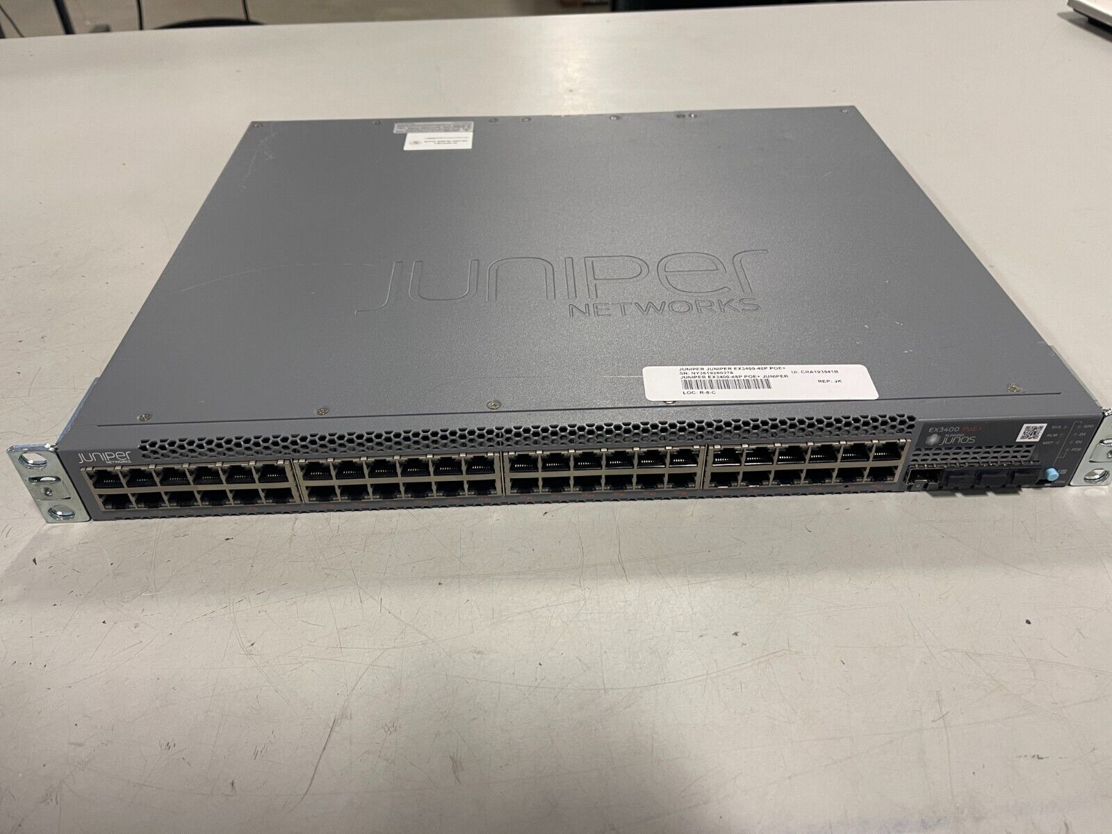 Juniper Networks EX3400-48P 48x Gigabit PoE+ RJ45 2x 40Gb/s QSFP+ Switch 2x PSU