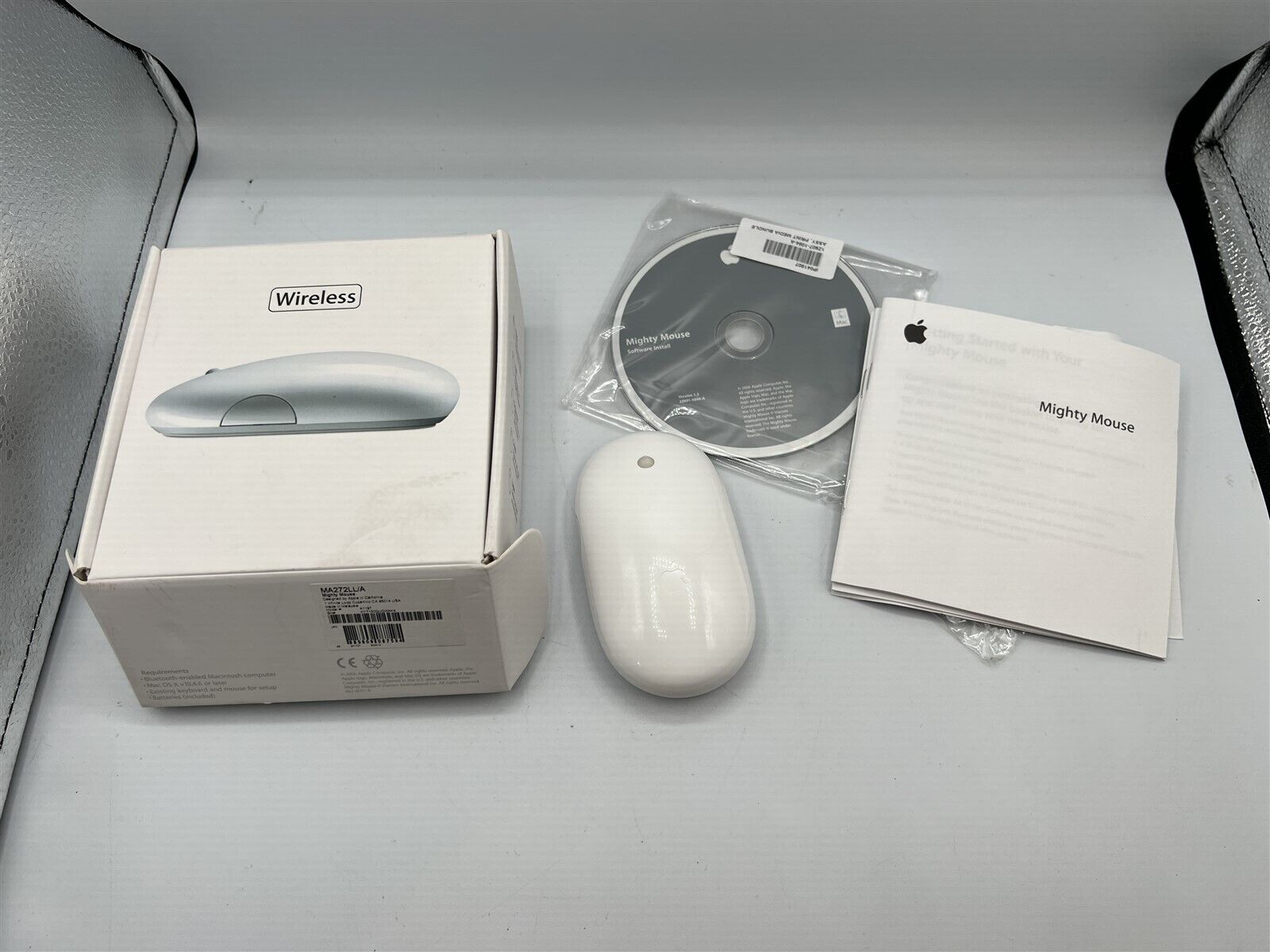APPLE A1197 WIRELESS MIGHTY MOUSE WHITE COMPLETE IN BOX