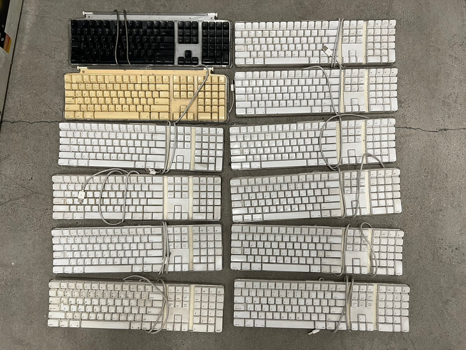 Lot of 12 Vintage Apple M7803 A1048 Apple Design Keyboard USED