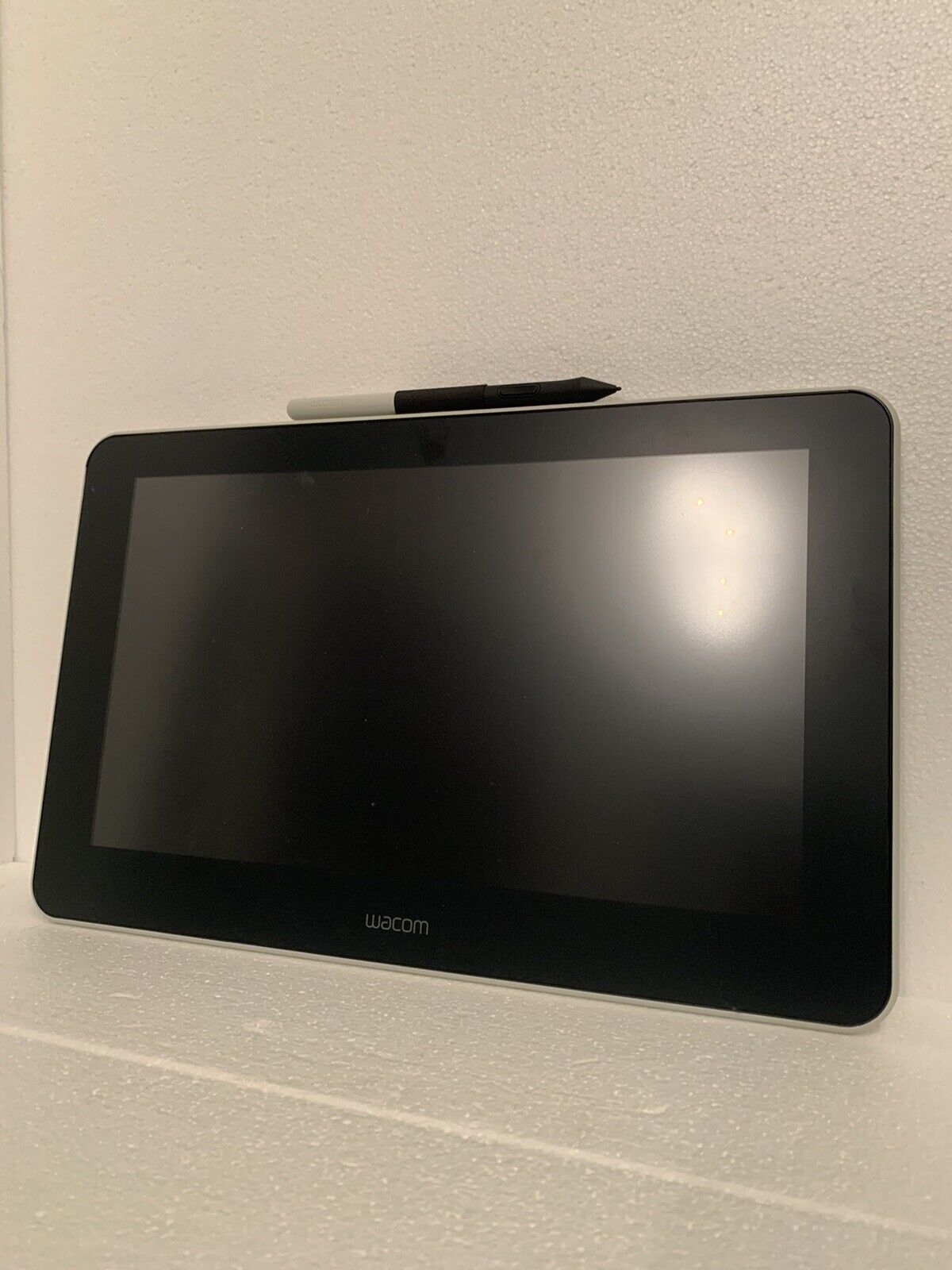 Used Wacom One Digital Drawing Tablet with Screen 13.3�