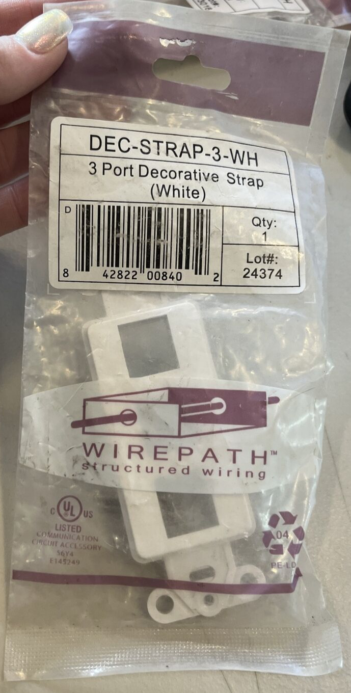 Snapone Wirepath DEC-STRAP-3-WH 3 Port Decorative Strap-White