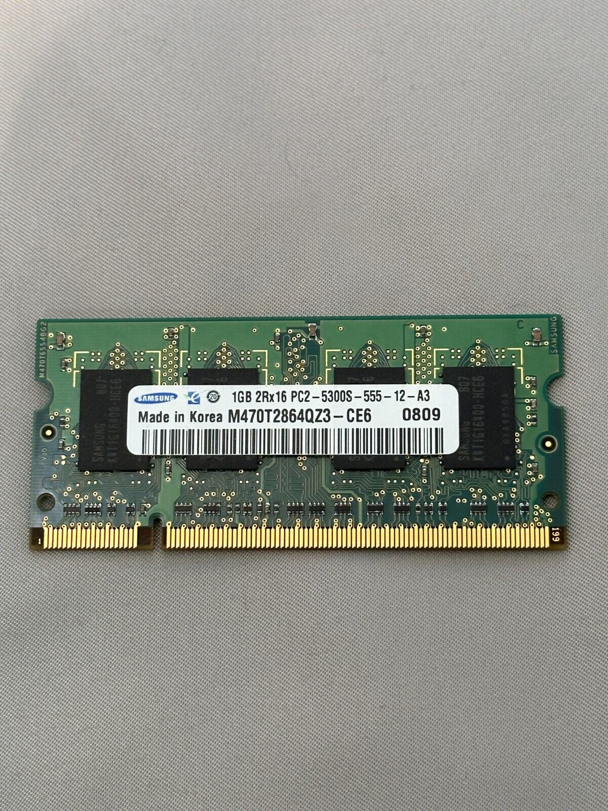 Samsung 1GB 2Rx16 PC2 - 5300S - 555 - 12 - A3 / M470T2864QZ3 - CE6