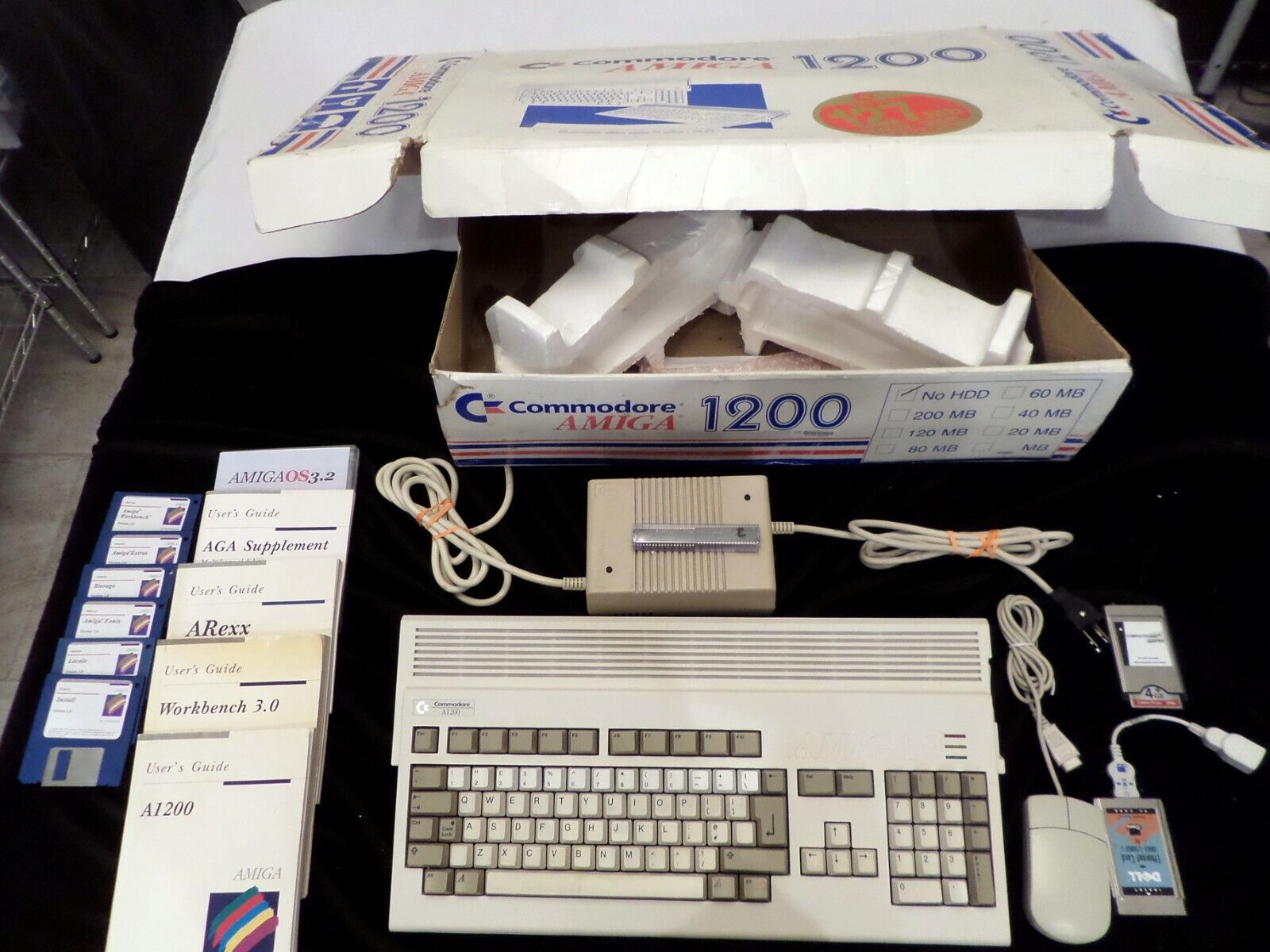 Commodore Amiga A1200  Recapped + Rev 5 060/128 MB + Orig Box & Manuals and more