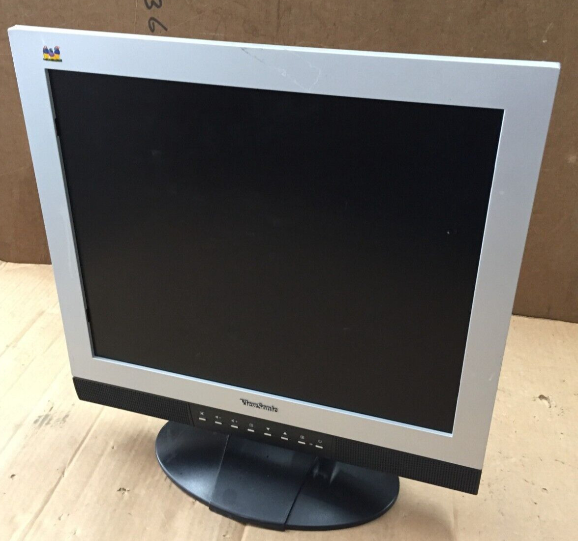ViewSonic VX900 LCD Monitor VLCDS23668-1W (no power cord)