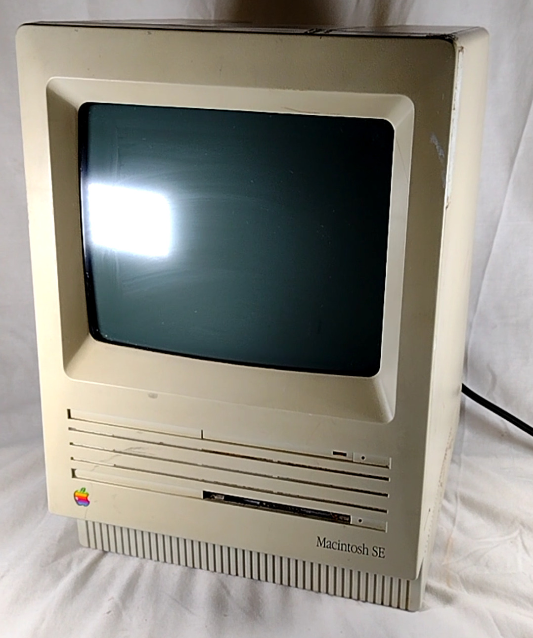 Vintage MACINTOSH SE M5011 All-in-one Computer | Apple 1988 *Powers On*
