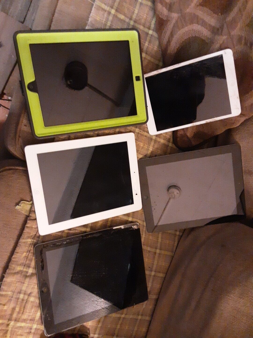 Lot of 5 ipads for parts