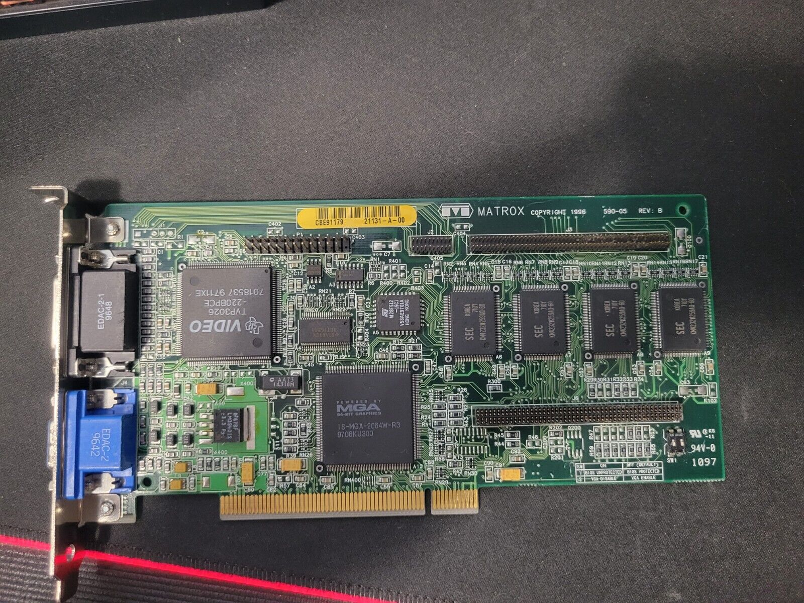 MATROX MGA-MIL/4G - 4MB PCI VIDEO CARD, 590-05 REV B (VINTAGE)