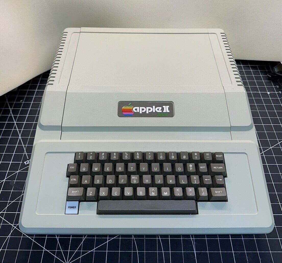 Vintage Apple II Plus Computer, Model #A2S1032, **Powers On**, PARTS or RESTORE