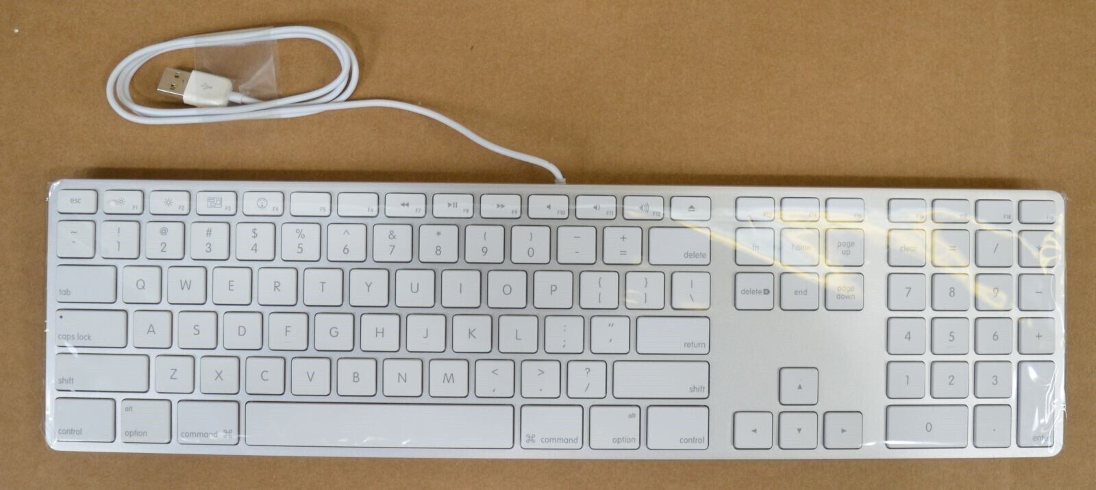 New Genuine Apple A1243 Wired iMac Standard USB Keyboard w/ Numeric Keypad