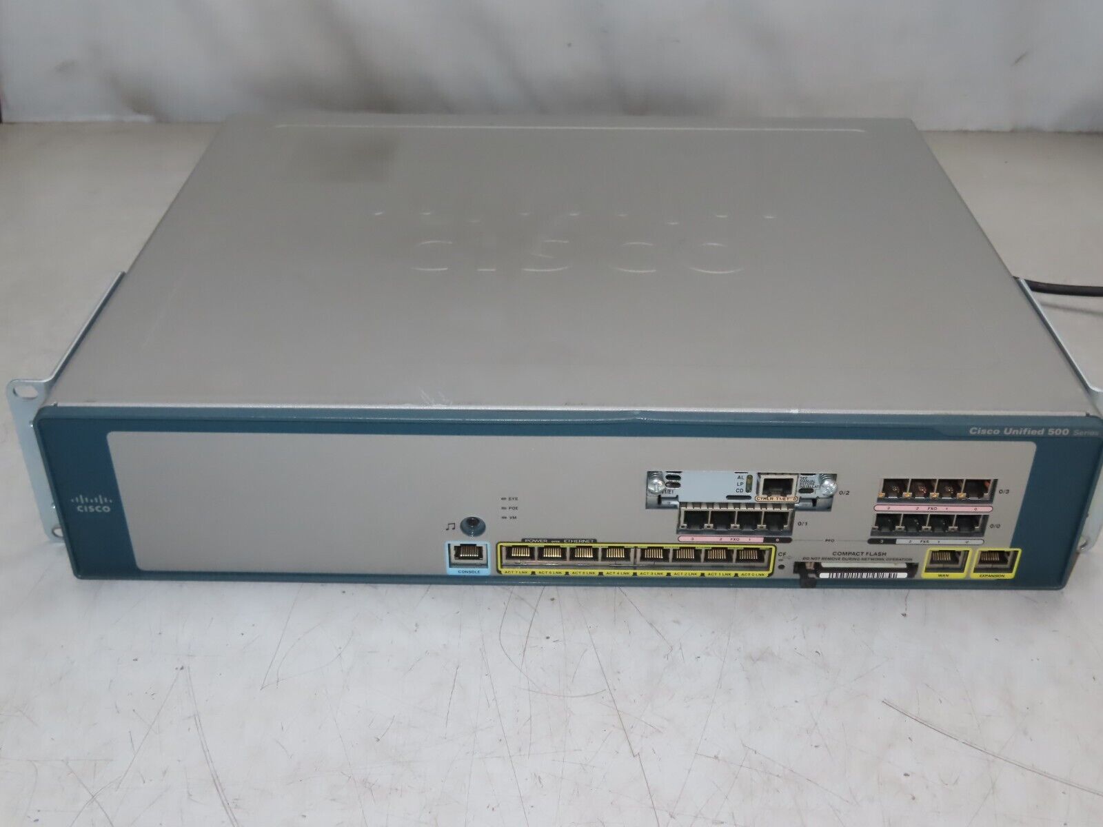 Cisco UC520-32U-8FXO-K9 V01 Unified Communication Device