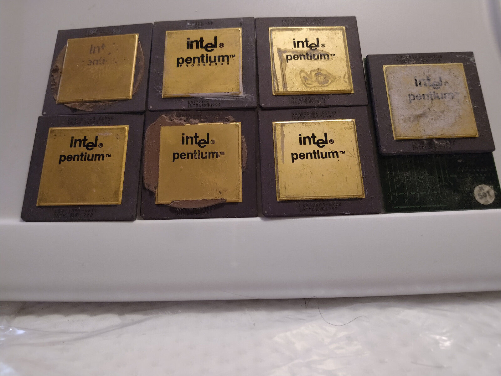 Lot Of 7  Intel Pentium Gold Top Processors, 60 and 66 Mhz UNTESTED