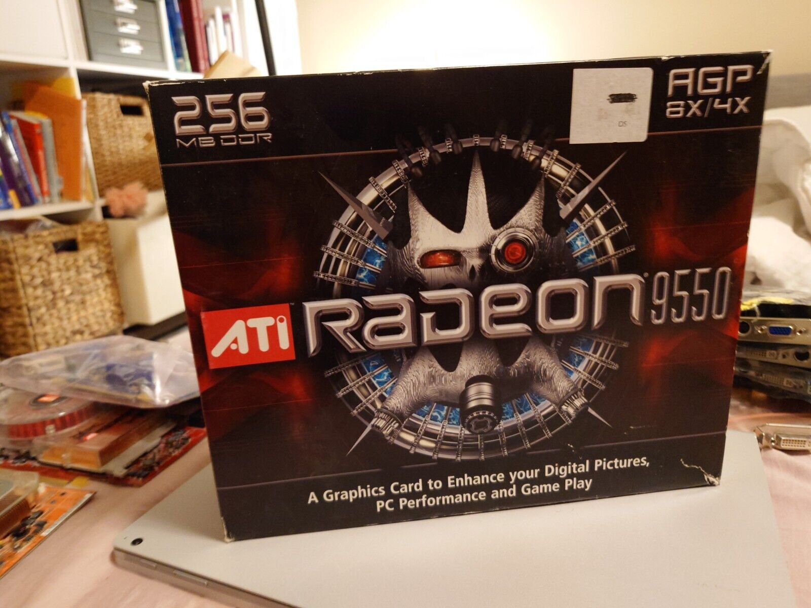 ATI Radeon 9550 (GVR955128D) 128MB AGP 4x/8x Graphics adapter