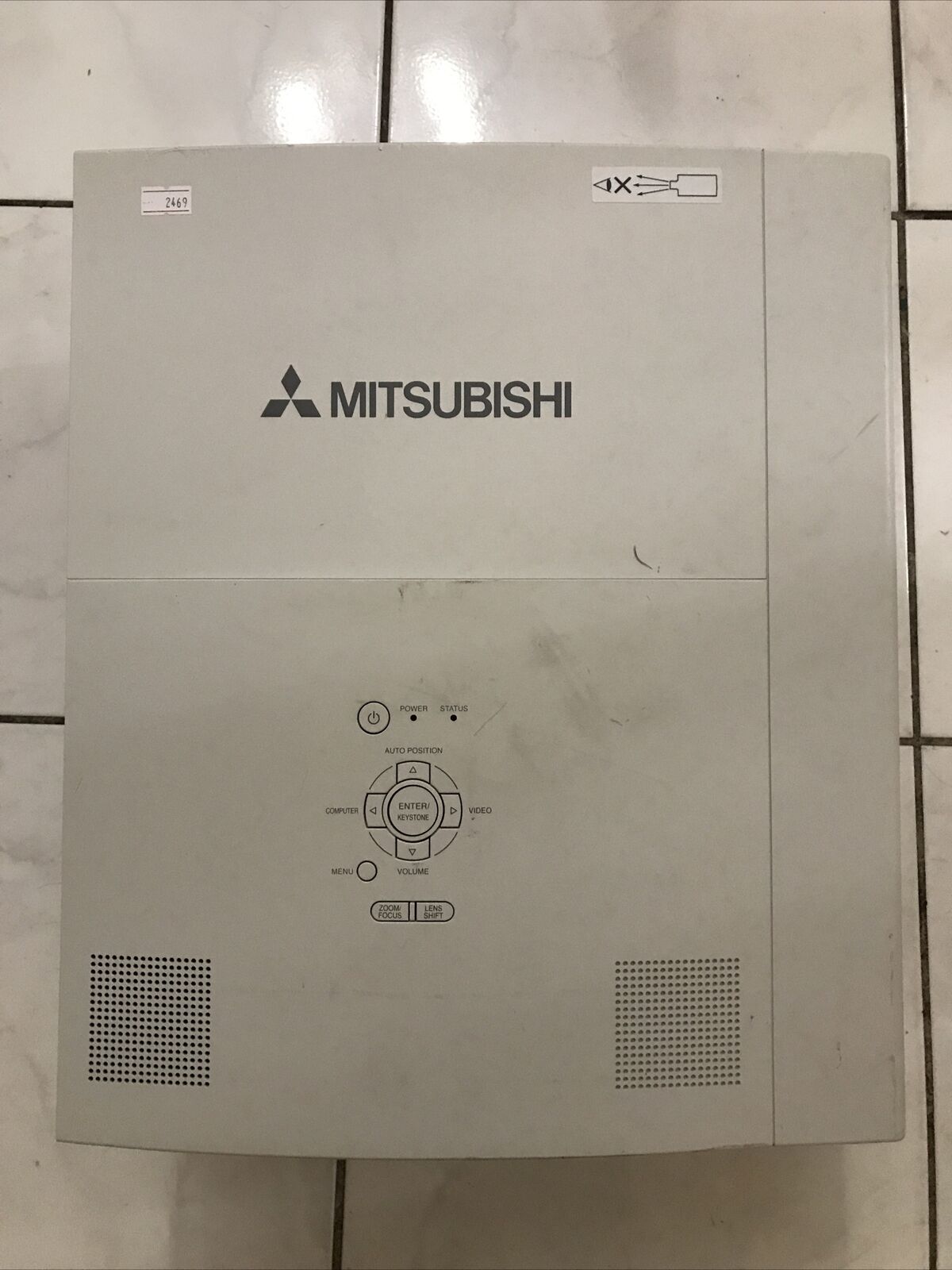 Mitsubishi FL7000U FULL HD 1080P PROJECTOR, 5000 LUMENS, LOW 2469 HOURS Tested