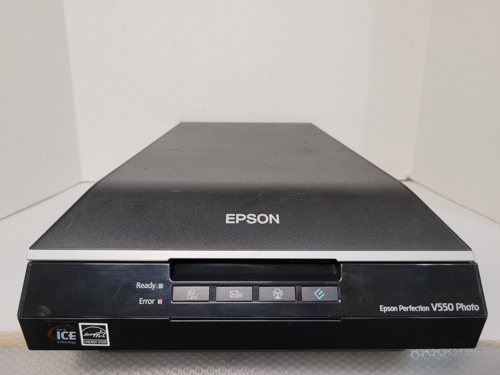 Epson Perfection V550 Photo Color Scanner 6400 dpi - Black / No power Cord /Read