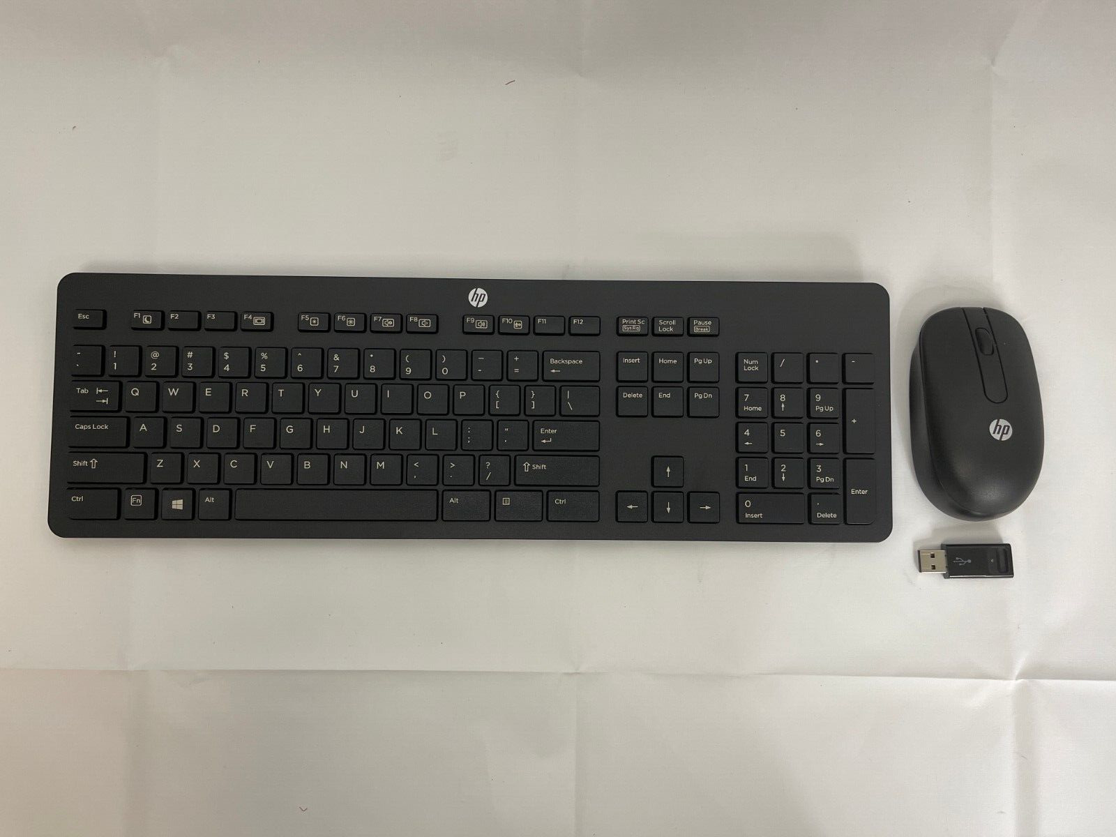 NEW - HP Wireless Slim Black Keyboard and Mouse ( MODEL SK-2064 )