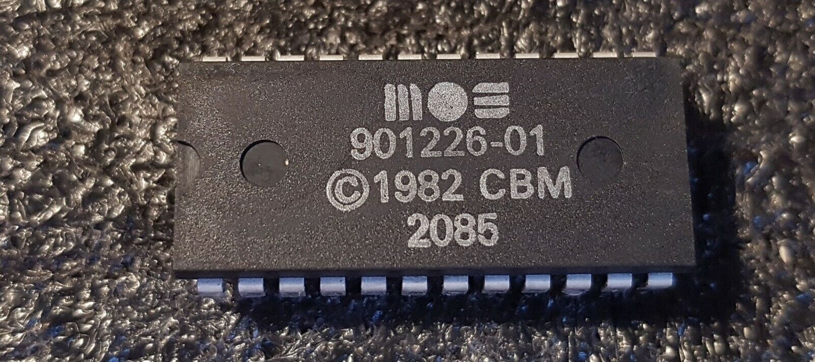 MOS 901226-01 BASIC ROM Chip, IC for Commodore 64, Tested and Working.