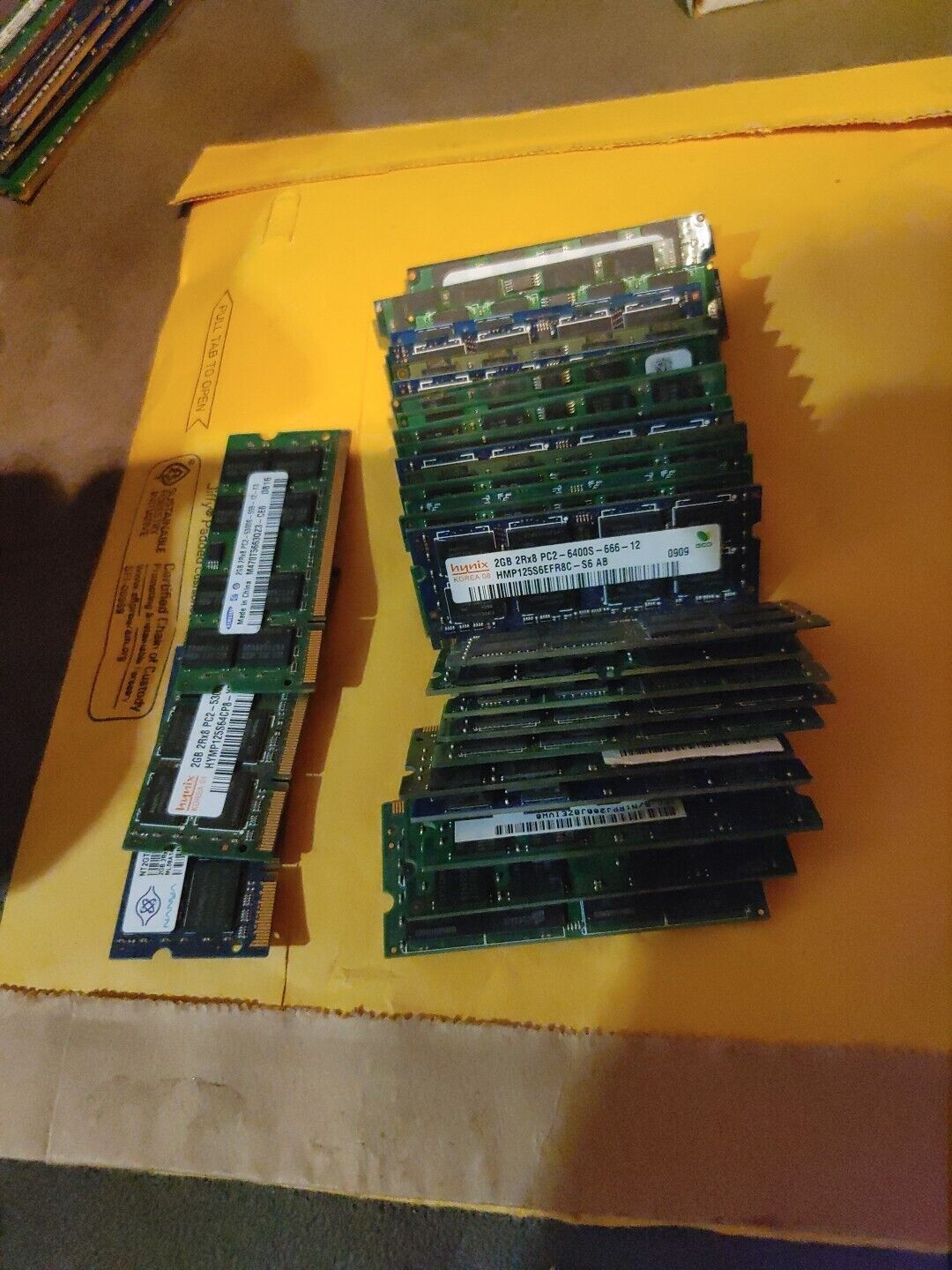 Lot of 32 (64GB) Mixed Brands 2GB PC2-6400s, 5300s  Laptop Ram Memory