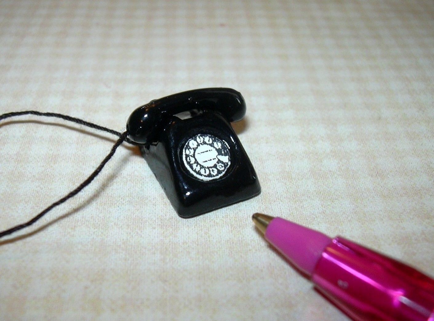 Miniature Economical Black Metal Phone, Loose Receiver: DOLLHOUSE 1:12 Scale