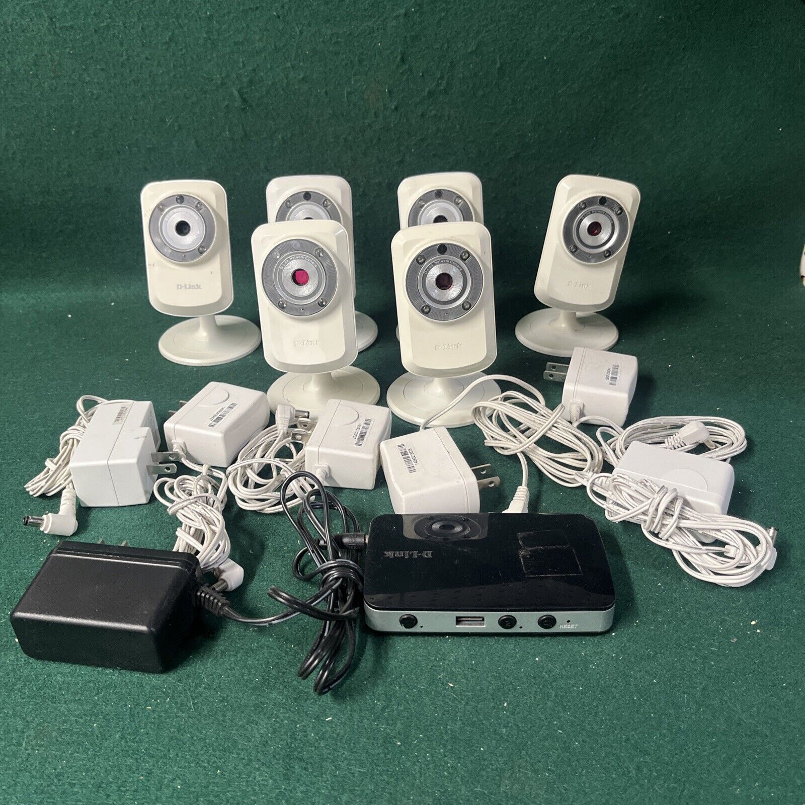 D-Link DCS-932L Web Cam Day & Night Wi-Fi Camera Lot Of 6 With Recorder
