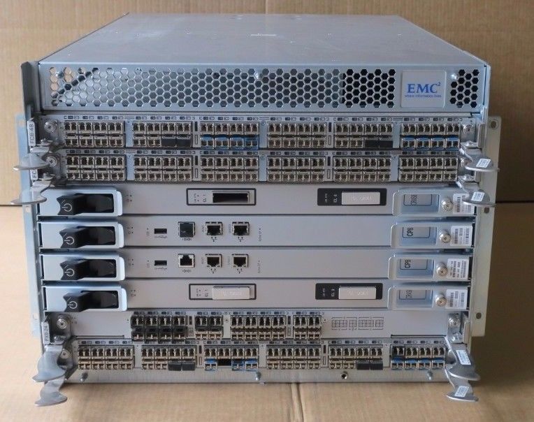 EMC ED-DCX-4S Backbone SAN Switch 100-652-565 3x FC8-48 FX8-24 2x CP8 2x CR4S8