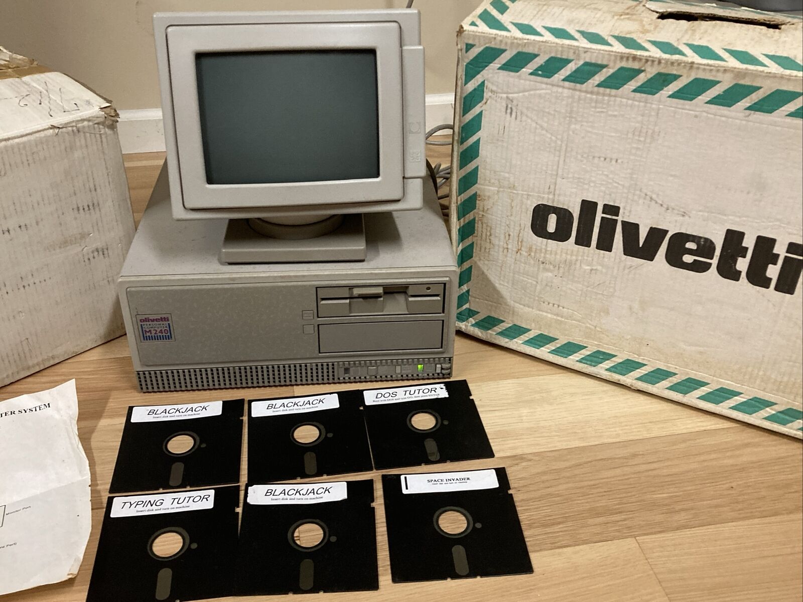 Olivetti M240 Computer With Monitor And Floppy Disks FOR PARTS OR REPAIR AS-IS