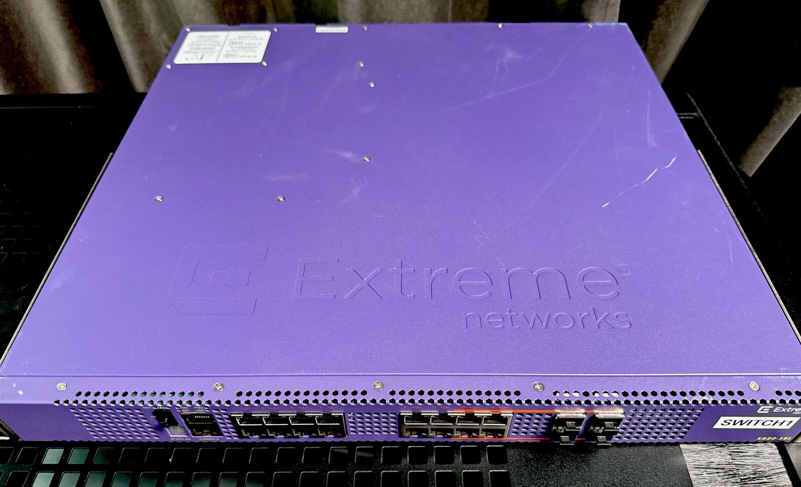 Extreme Networks 16-Port 10Gb Switch X620-16T 17402   1U form factor