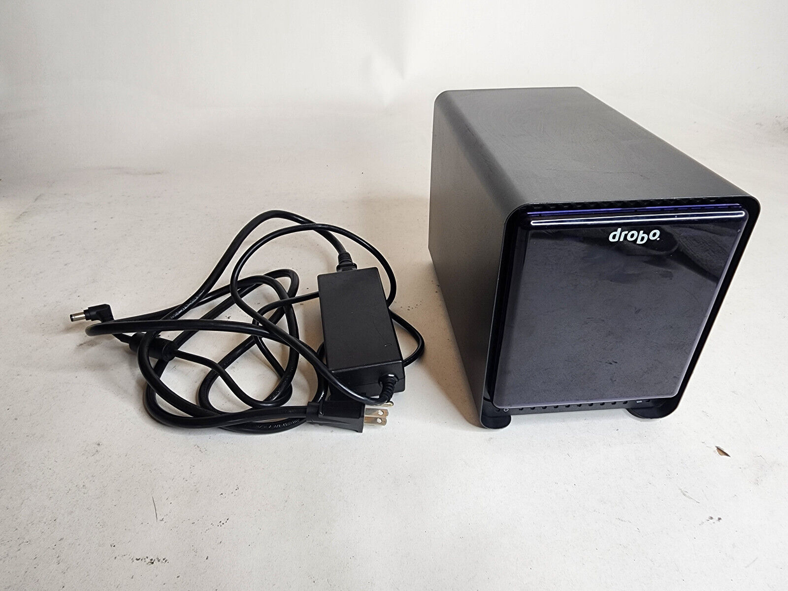 Drobo 5N Gigabit Ethernet 5-Bay NAS Array DRDS4-A W/ Power Cable *Power On*