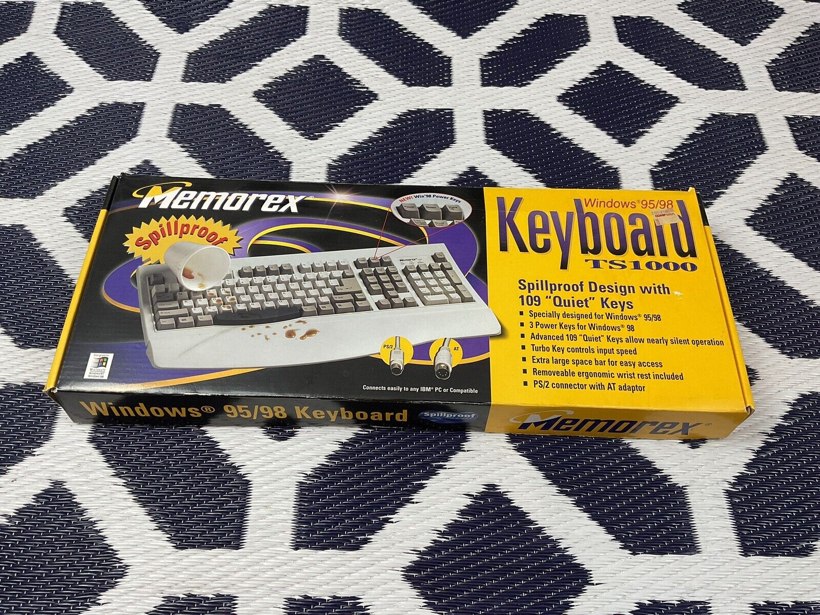 Vintage Memorex Windows 95/98 Keyboard - TS1000 Spillproof 109 Quiet Keys
