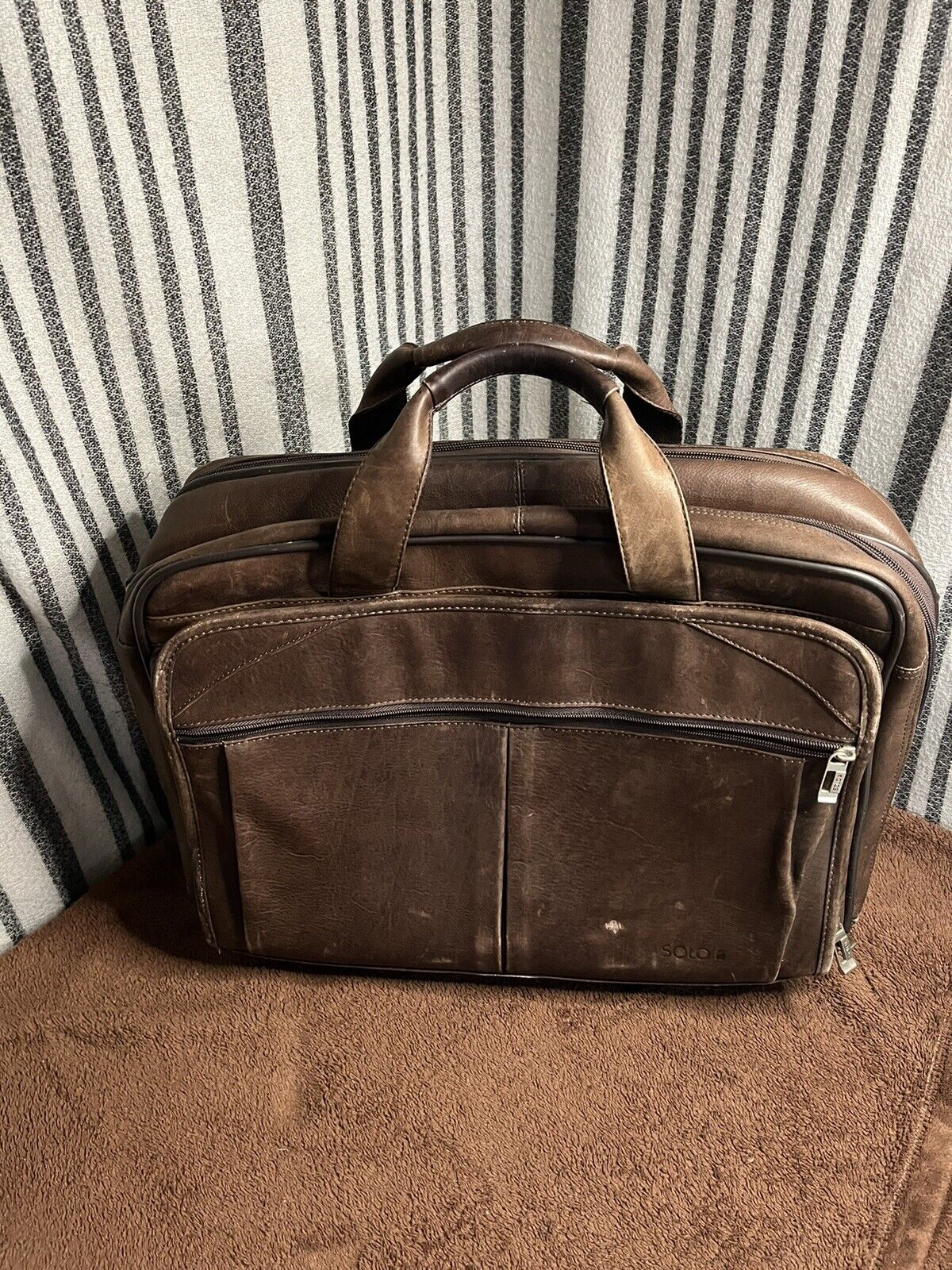 Solo Walker Leather Rolling Luggage Laptop Bag, Extending Handle Carry On.