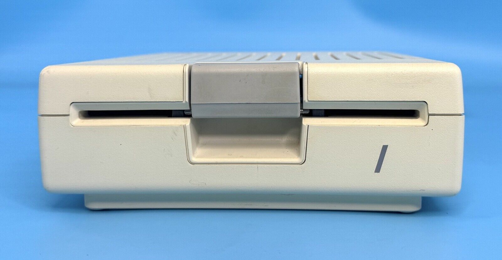 Apple Disk IIc – 5.25” Floppy Disk Drive – A2M4050 – Tested and Working